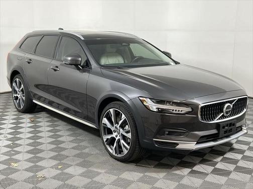 2024 Volvo V90 Cross Country B6 Ultimate