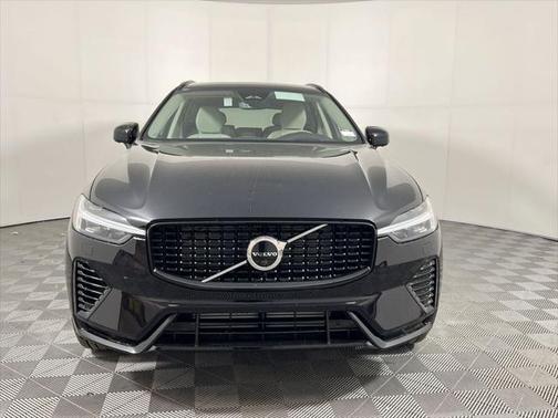 2025 Volvo XC60 Plug-In Hybrid T8 Ultra