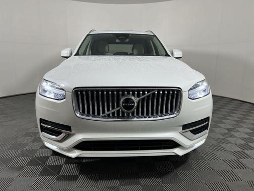 2024 Volvo XC90 B5 Core Bright Theme