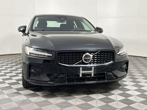 2025 Volvo S60 B5 Plus