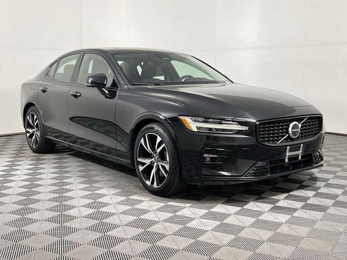 2025 Volvo S60 B5 Plus