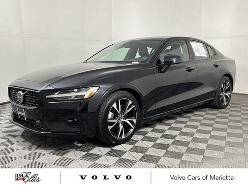 2025 Volvo S60 B5 Plus
