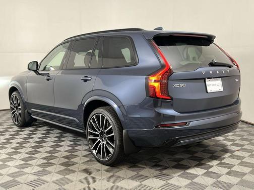 2026 Volvo XC90 B6 Ultra Dark Theme 7-Seater
