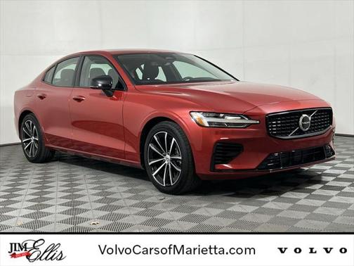 2024 Volvo S60 Recharge Plug-In Hybrid T8 Core Dark Theme