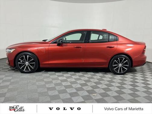 2024 Volvo S60 Recharge Plug-In Hybrid T8 Core Dark Theme