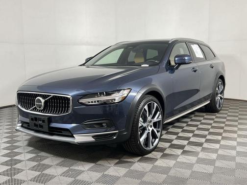 2024 Volvo V90 Cross Country B6 Ultimate