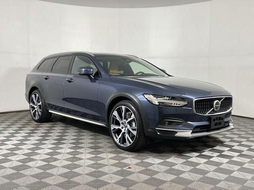 2024 Volvo V90 Cross Country B6 Ultimate