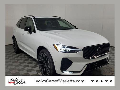 Crystal White Metallic 2026 Volvo XC60 B5 Ultra