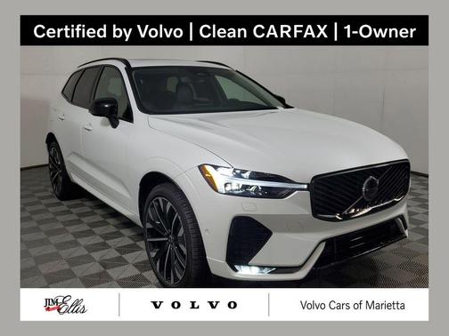 Crystal White Metallic 2026 Volvo XC60 B5 Ultra
