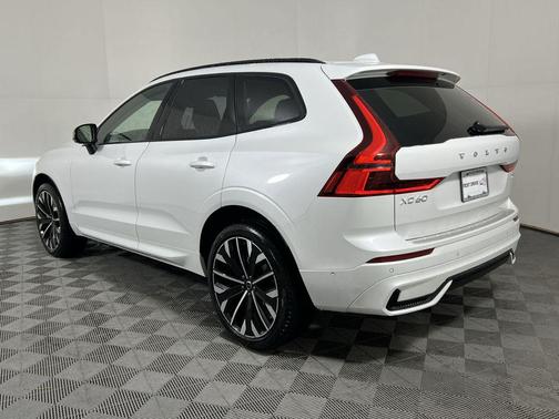 2026 Volvo XC60 B5 Ultra