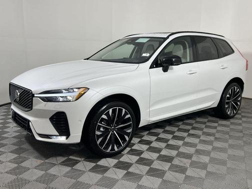 2026 Volvo XC60 B5 Ultra