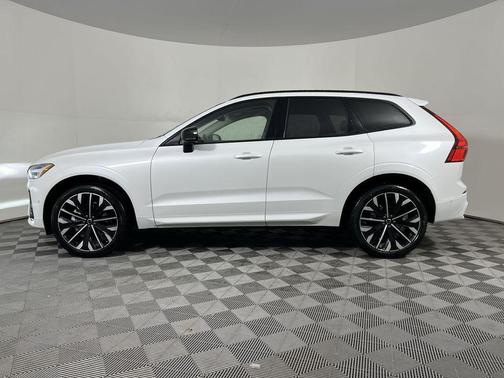 2026 Volvo XC60 B5 Ultra