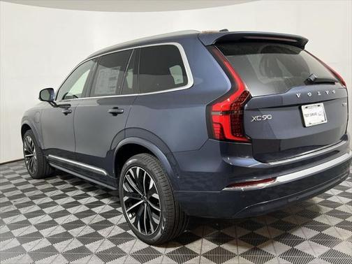 2025 Volvo XC90 Plug-In Hybrid T8 Plus 7-Seater
