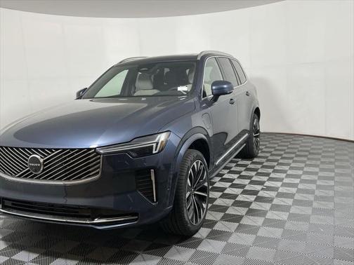 2025 Volvo XC90 Plug-In Hybrid T8 Plus 7-Seater