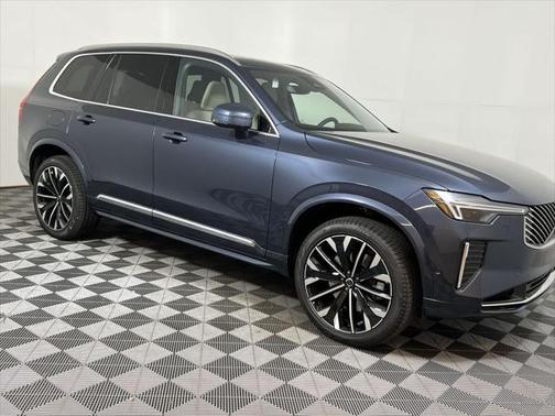2025 Volvo XC90 Plug-In Hybrid T8 Plus 7-Seater