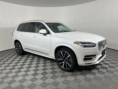 2024 Volvo XC90 B6 Plus Bright Theme 7-Seater