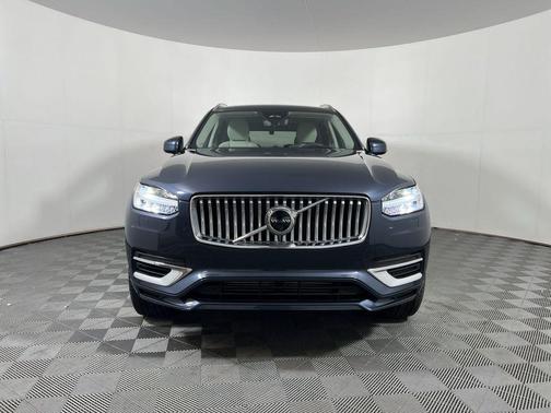 2025 Volvo XC90 Plug-In Hybrid T8 Ultra 6-Seater