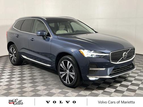 2023 Volvo XC60 B5 Plus Bright Theme