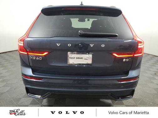 2025 Volvo XC60 B5 Core