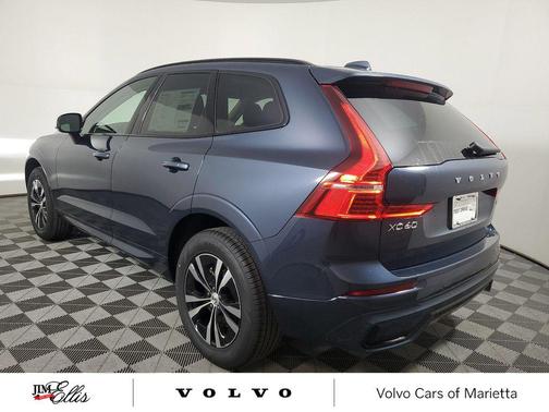 2025 Volvo XC60 B5 Core