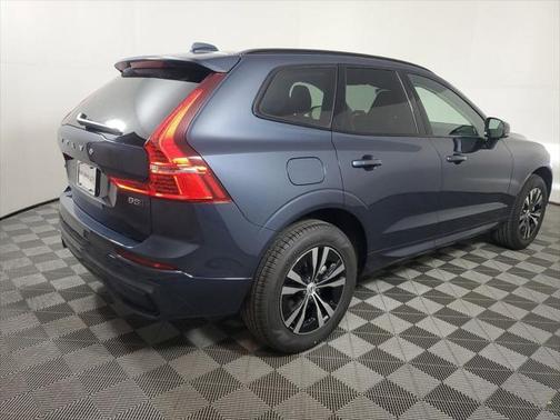 2025 Volvo XC60 B5 Core