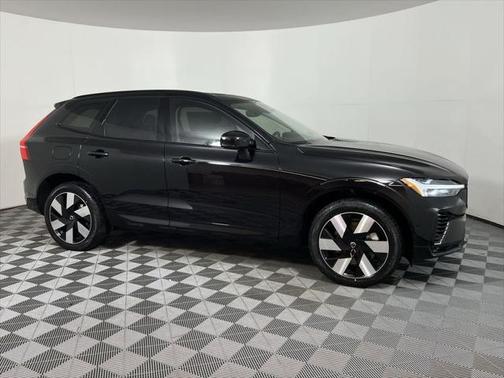 2025 Volvo XC60 Plug-In Hybrid T8 Plus