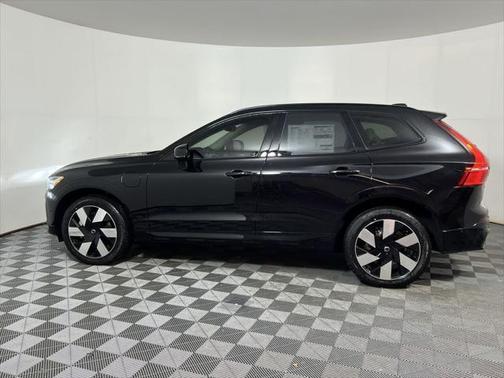 2025 Volvo XC60 Plug-In Hybrid T8 Plus