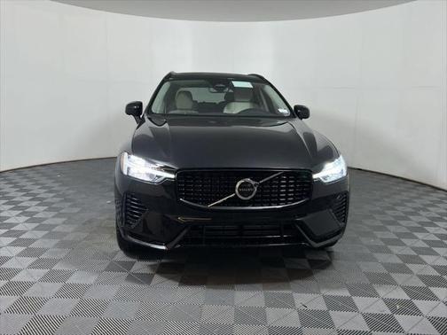 2025 Volvo XC60 Plug-In Hybrid T8 Plus