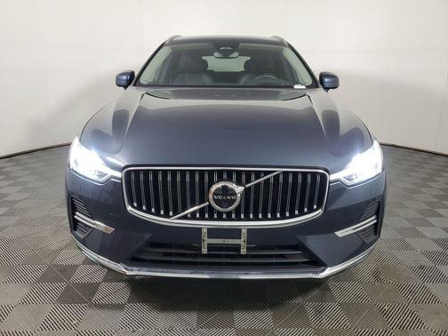 2023 Volvo XC60 B5 Ultimate Bright Theme