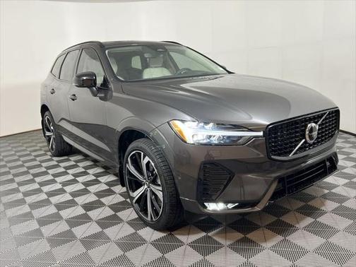 2025 Volvo XC60 B5 Ultra