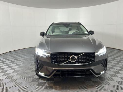 2025 Volvo XC60 B5 Ultra