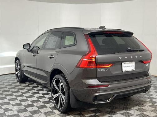 2025 Volvo XC60 B5 Ultra