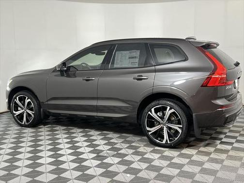 2025 Volvo XC60 B5 Ultra