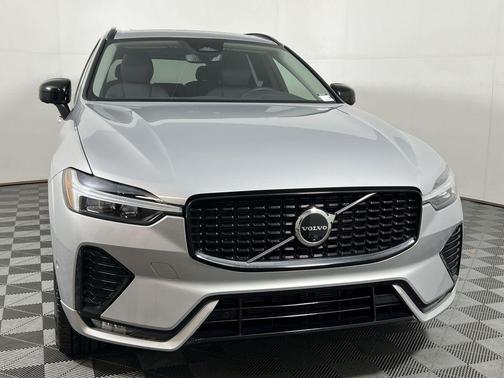 2025 Volvo XC60 Plus