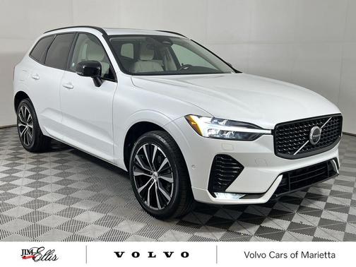 2023 Volvo XC60 Plus Dark Theme