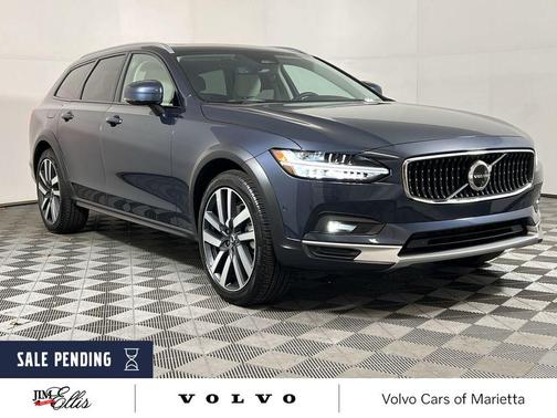 2025 Volvo V90 Cross Country B6 Ultra