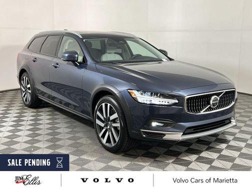 2025 Volvo V90 Cross Country B6 Ultra