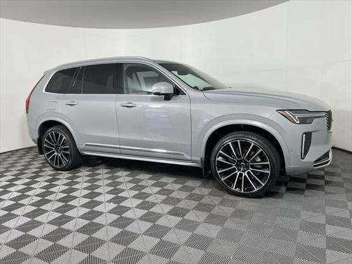 2025 Volvo XC90 B5 Core