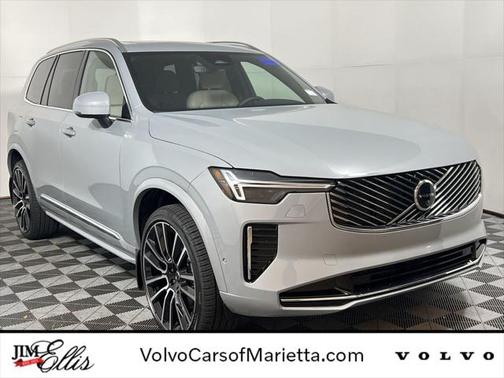 2025 Volvo XC90 B5 Core