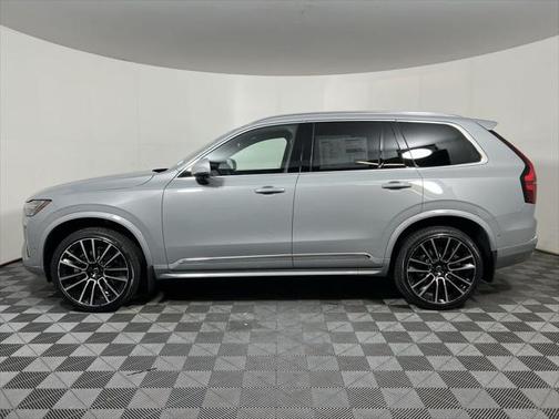 2025 Volvo XC90 B5 Core