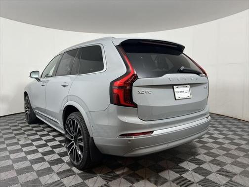 2025 Volvo XC90 B5 Core