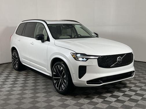 2026 Volvo XC90 B6 Ultra Dark Theme 7-Seater