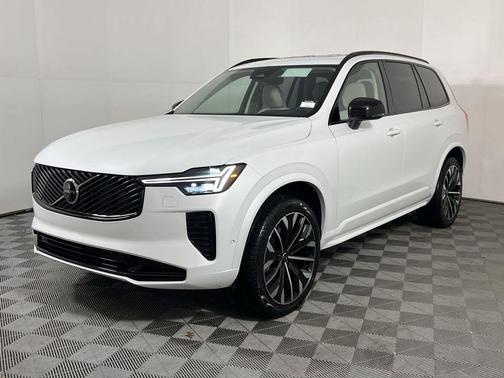 2026 Volvo XC90 B6 Ultra Dark Theme 7-Seater