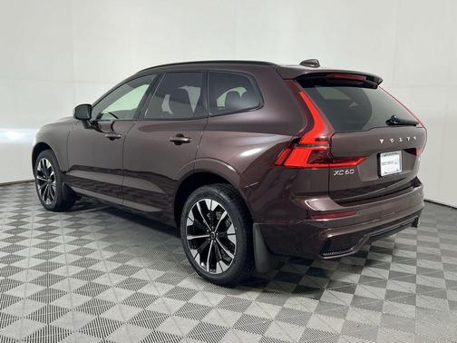 2026 Volvo XC60 B5 Plus