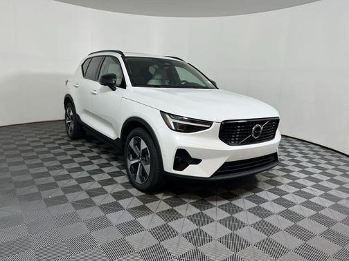 2026 Volvo XC40 B5 Plus
