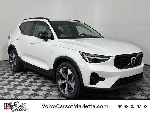 2026 Volvo XC40 B5 Plus