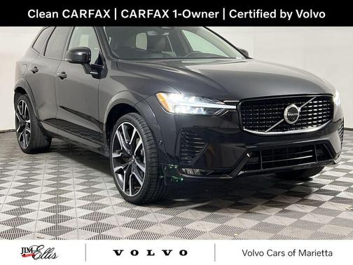 2023 Volvo XC60 B5 Ultimate Dark Theme