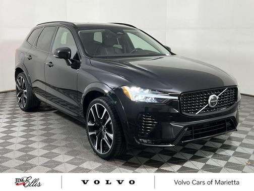 2023 Volvo XC60 B5 Ultimate Dark Theme