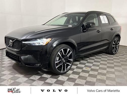 2023 Volvo XC60 B5 Ultimate Dark Theme
