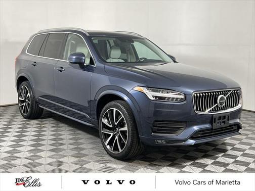 2022 Volvo XC90 T6 Momentum